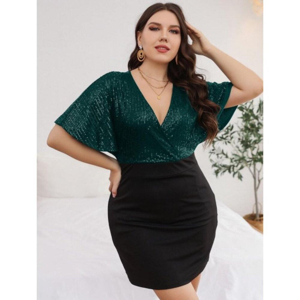NWOT emerald green Sequin Butterfly Sleeve Dress in women's size 1XL